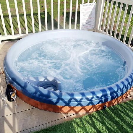15 Kestrel Close Hot Tub Retreat Таттершолл Экстерьер фото