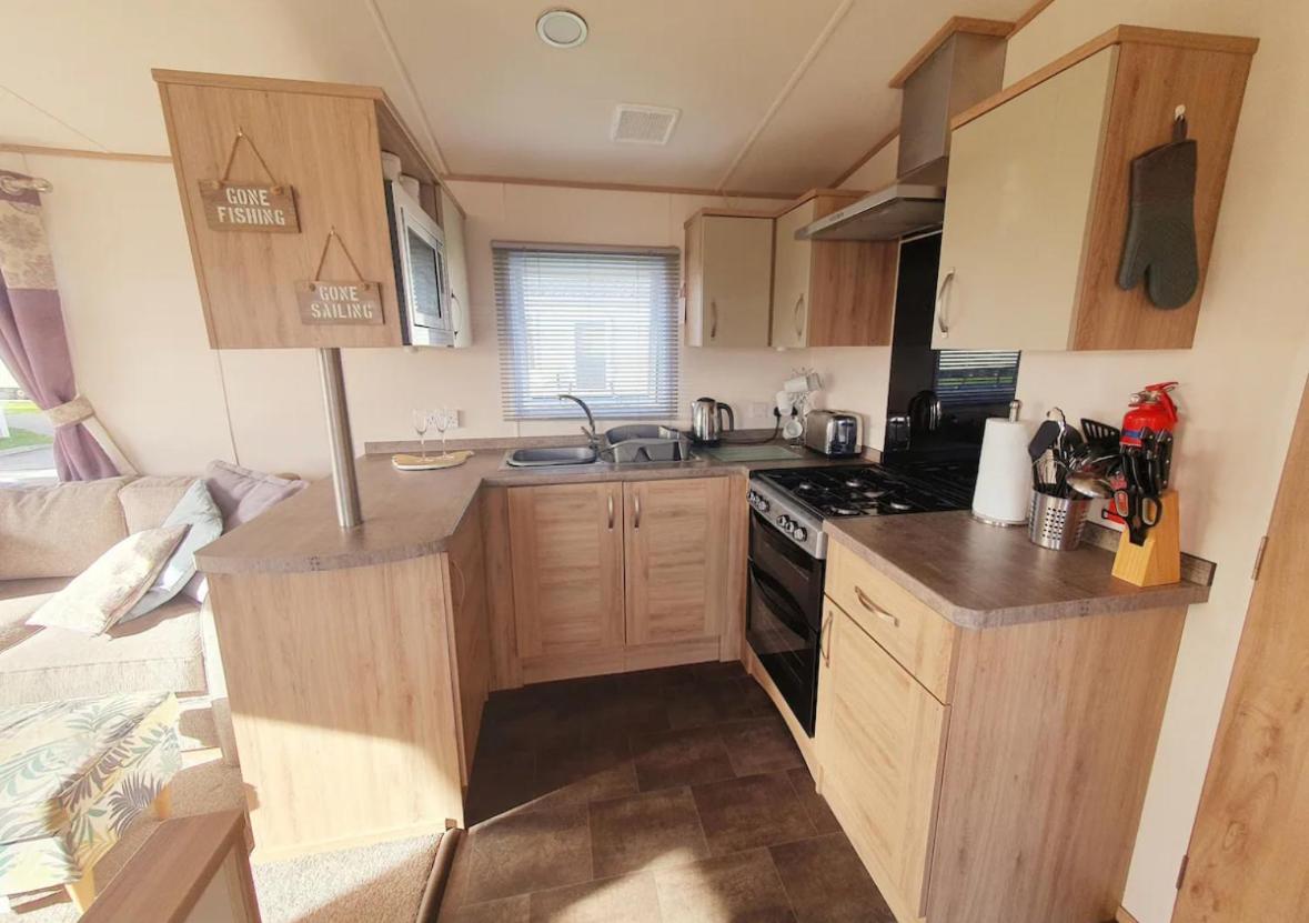 15 Kestrel Close Hot Tub Retreat Таттершолл Экстерьер фото